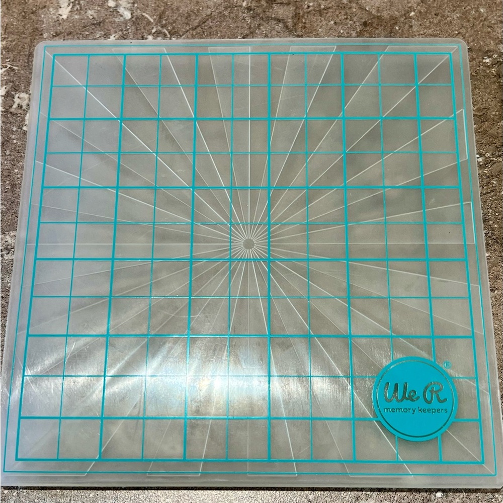 We R Memory Keepers Embossing Folders - Picture 3 of 4